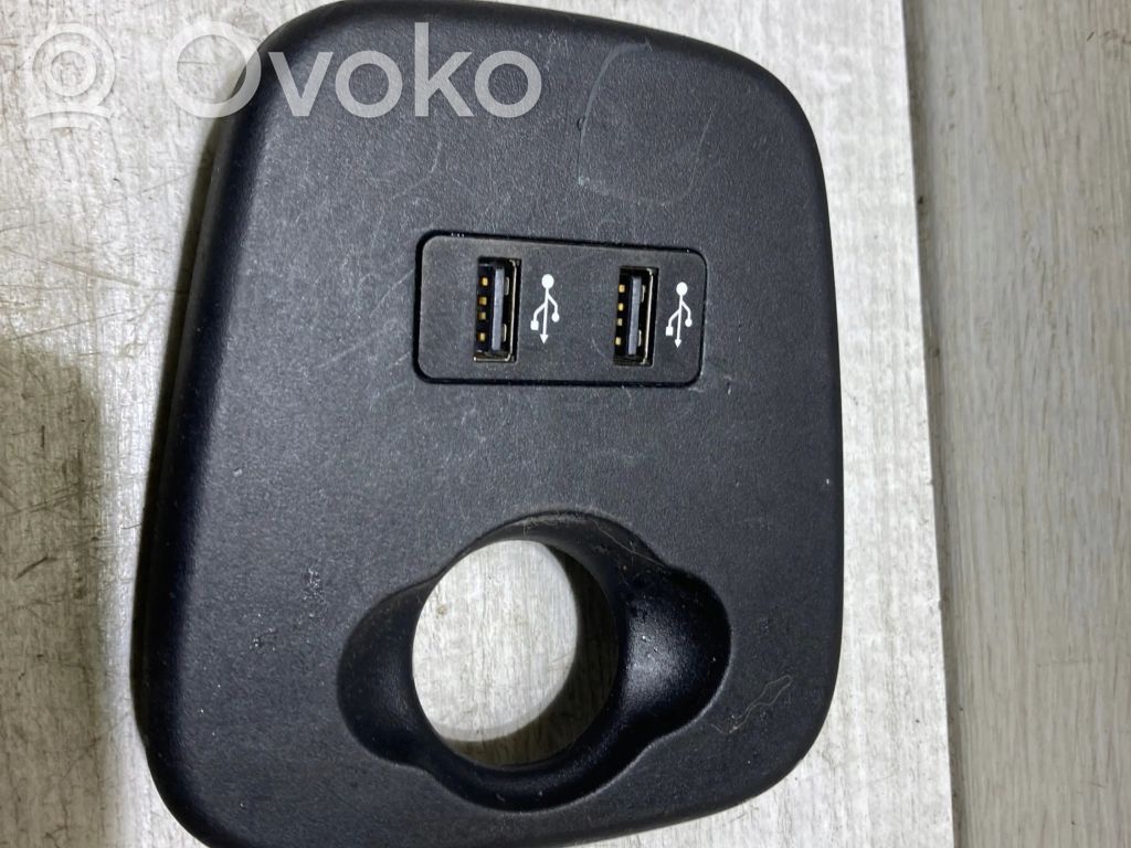 Mini One - Cooper F56 F55 Gniazdo / Złącze USB 