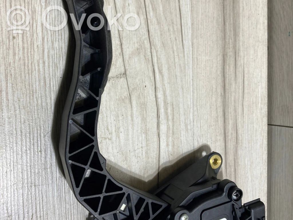 Renault Clio V Accelerator throttle pedal 