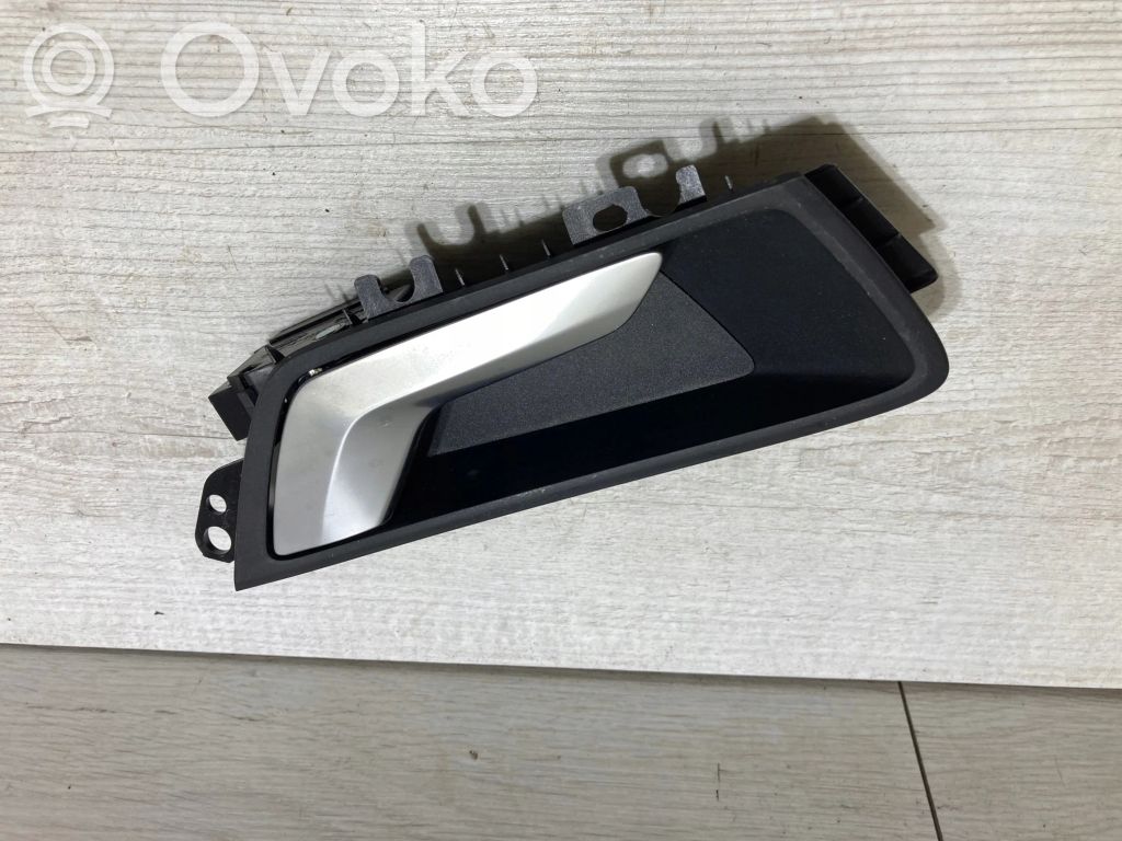 Ford Focus Front door interior handle 