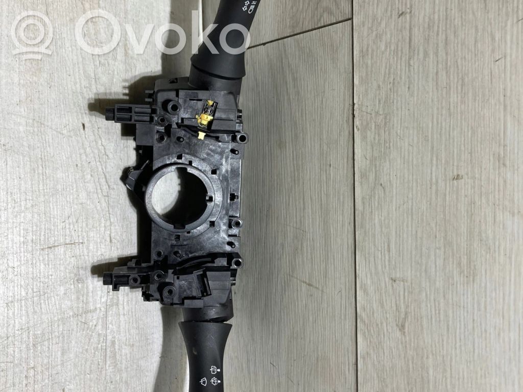 Renault Clio V Wiper turn signal indicator stalk/switch 