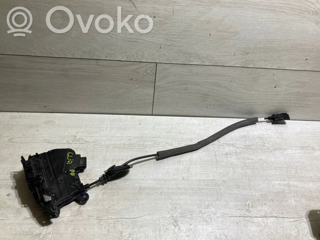 Renault Clio V Priekšpusē slēdzene 