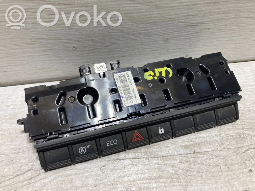 Renault Clio V Hazard light switch 