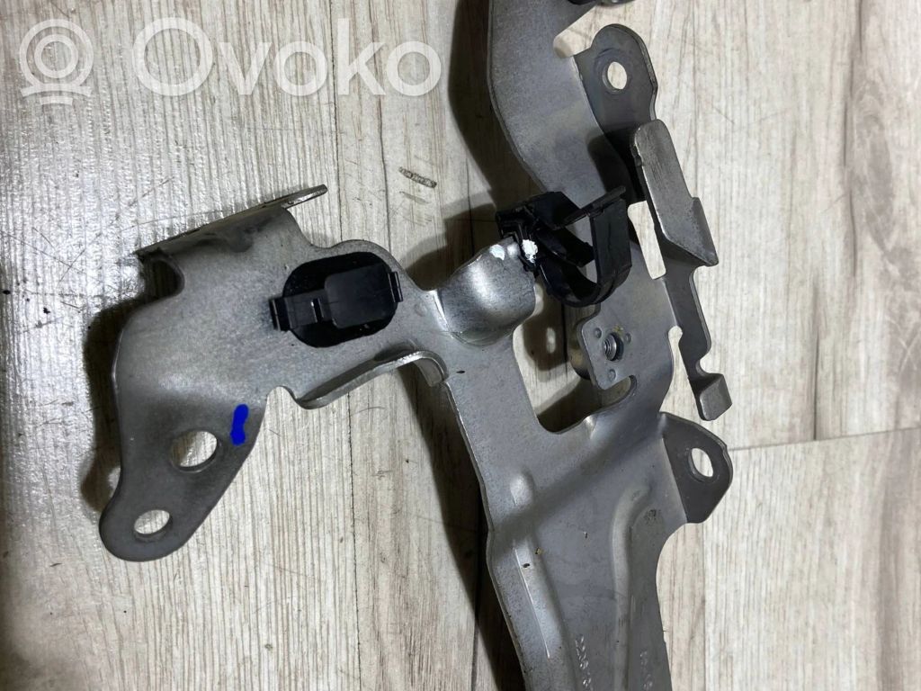 Nissan Micra K14 Engine mounting bracket 