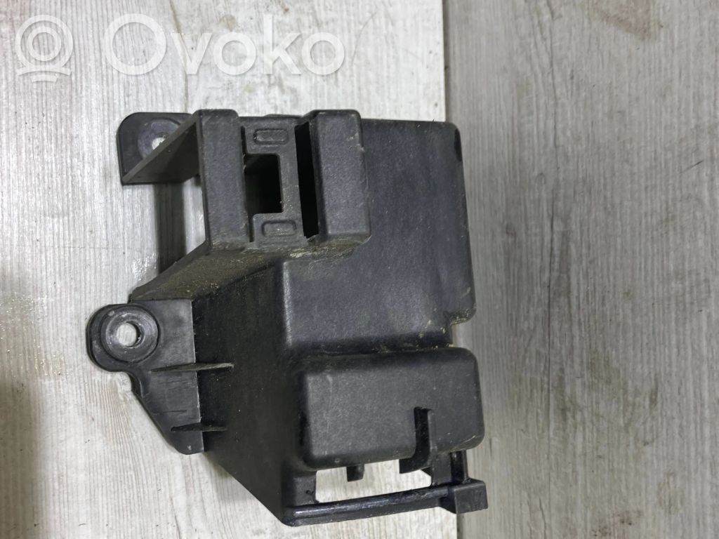 Ford B-MAX Rear bumper mounting bracket 