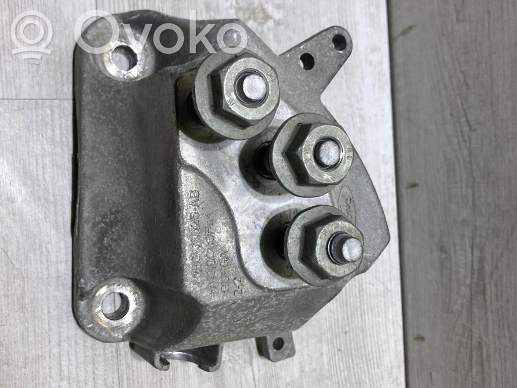 Ford Fiesta Gearbox mounting bracket 