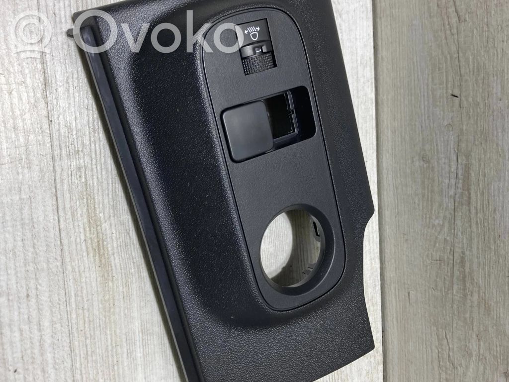 Citroen C3 Mirror switch trim 