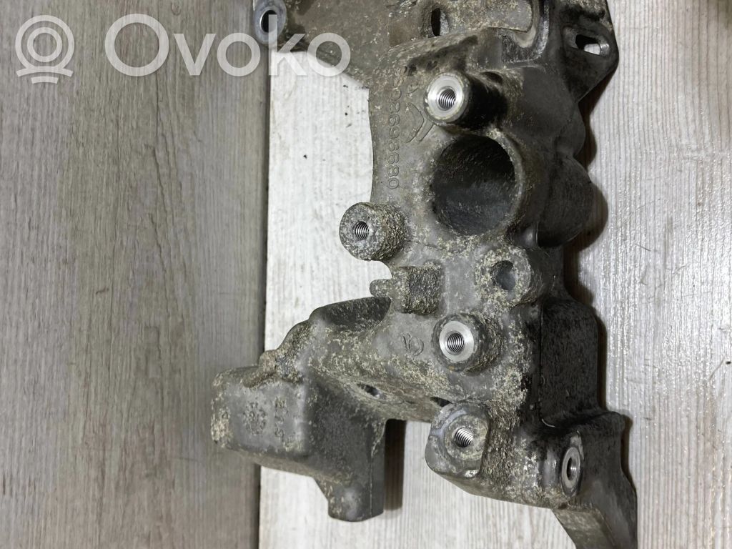 Citroen C3 Aircross Engine mounting bracket 