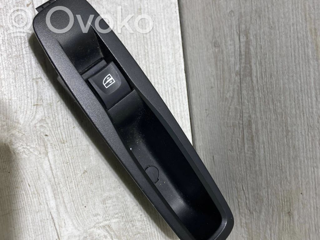 Renault Megane IV Electric window control switch 