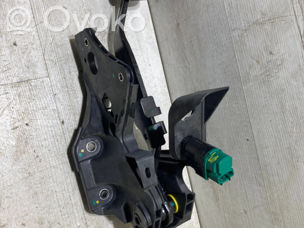Renault Clio V Jarrupoljin 