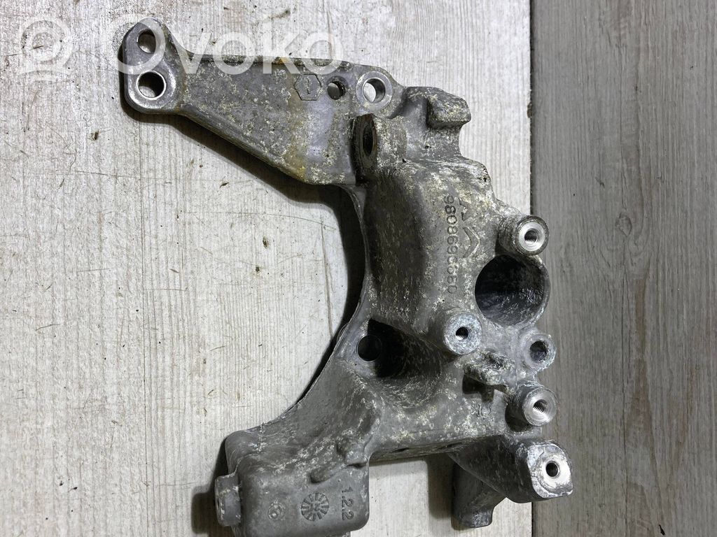 Citroen C3 Aircross Generator/alternator bracket 