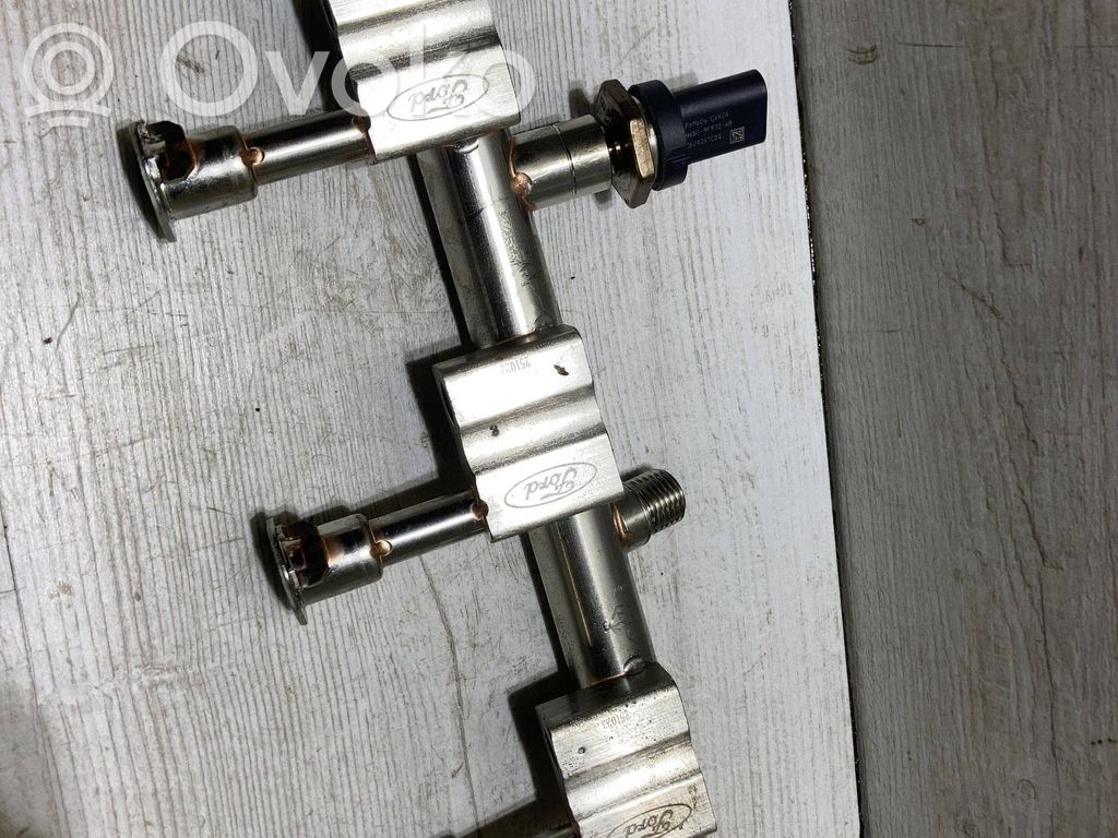 Ford Focus Fuel main line pipe 