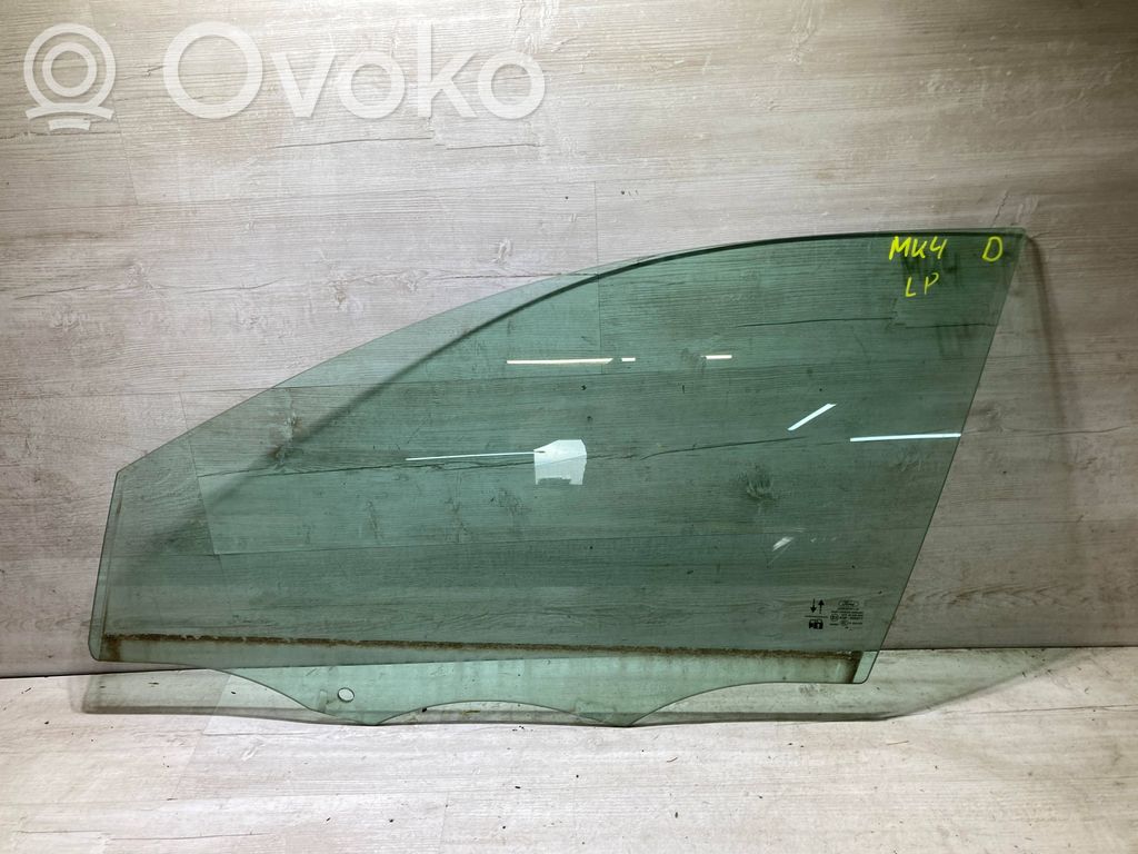 Ford Focus priekšējo durvju stikls (četrdurvju mašīnai) 