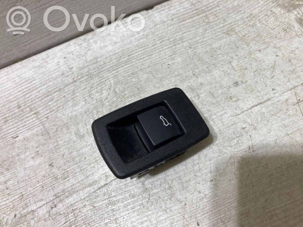 BMW X1 F48 F49 Tailgate opening switch 