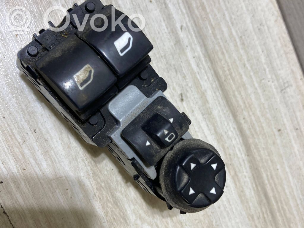 Peugeot Expert Electric window control switch 