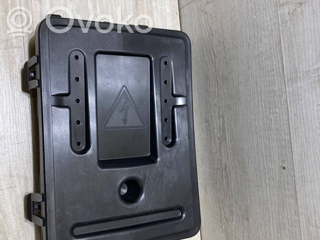 Renault Arkana Fuse box cover 