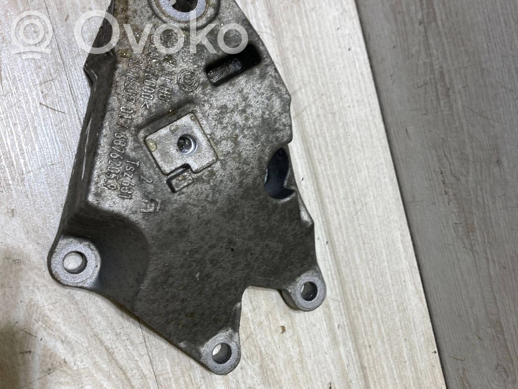 BMW 3 G20 G21 Engine mounting bracket 