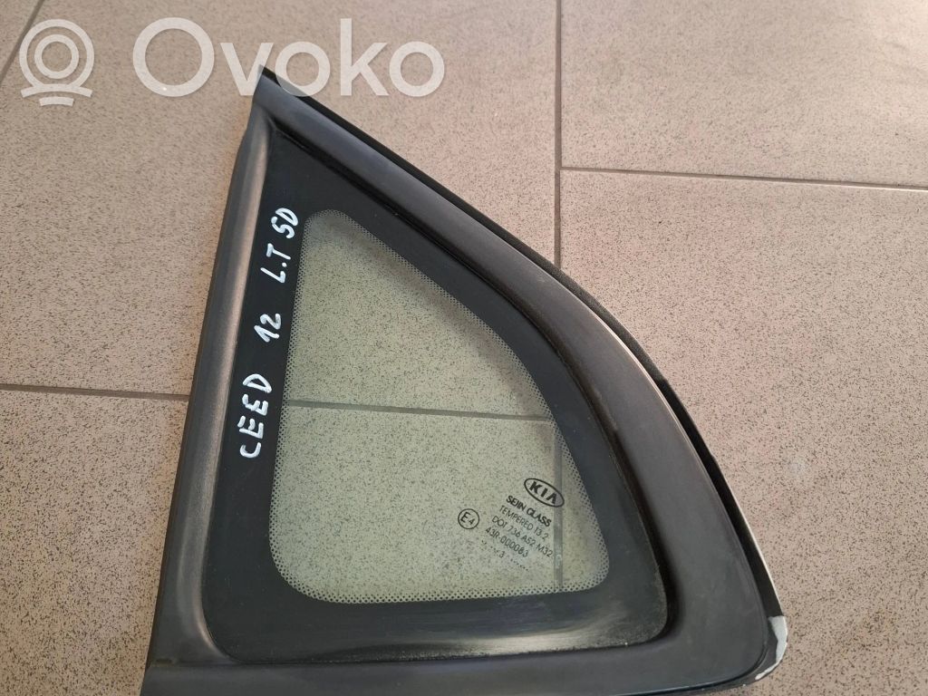 KIA Ceed Vidrio lateral trasero 