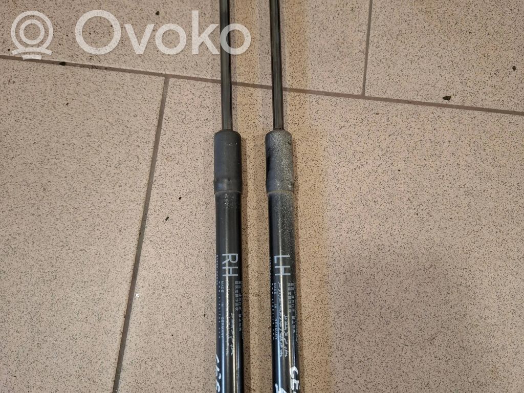 KIA Ceed Tailgate/trunk strut/damper 