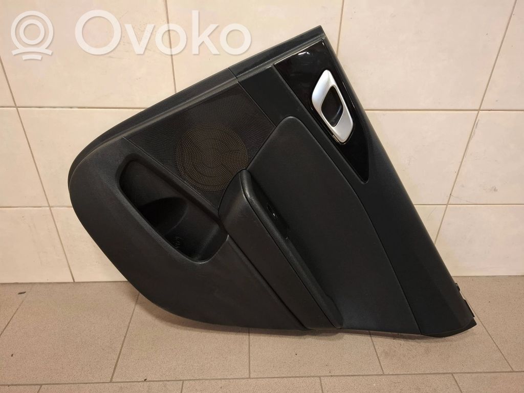 Apšuvums aizmugurējām durvīm   83360J7010