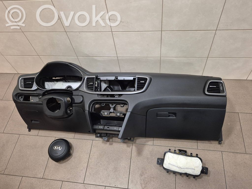 Dashboard   84750J7100