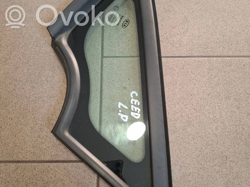 KIA Ceed Front triangle window/glass 