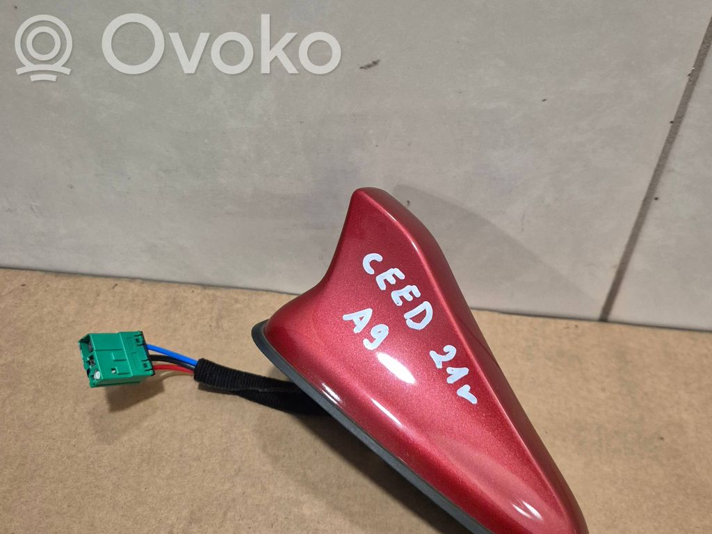 KIA Ceed GPS-pystyantenni 