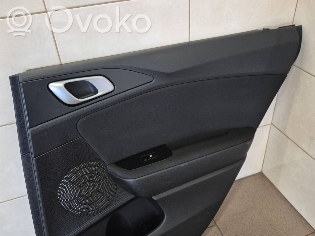 KIA Ceed Apšuvums aizmugurējām durvīm 