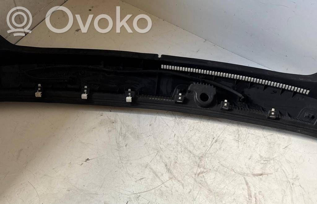 Wiper trim   735456303