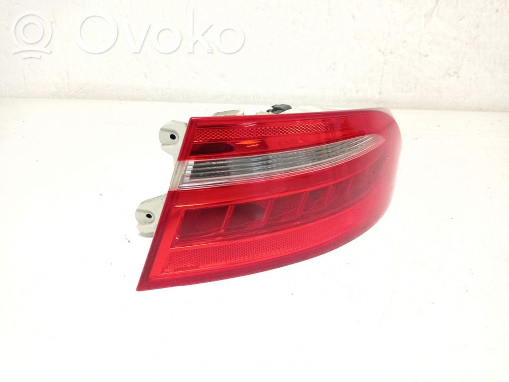 Jaguar XE Rear/tail lights 