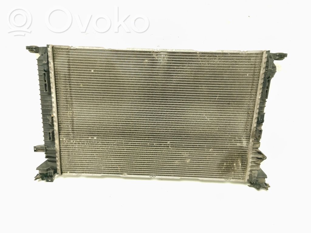Audi A5 8T 8F Aušinimo skysčio radiatorius 
