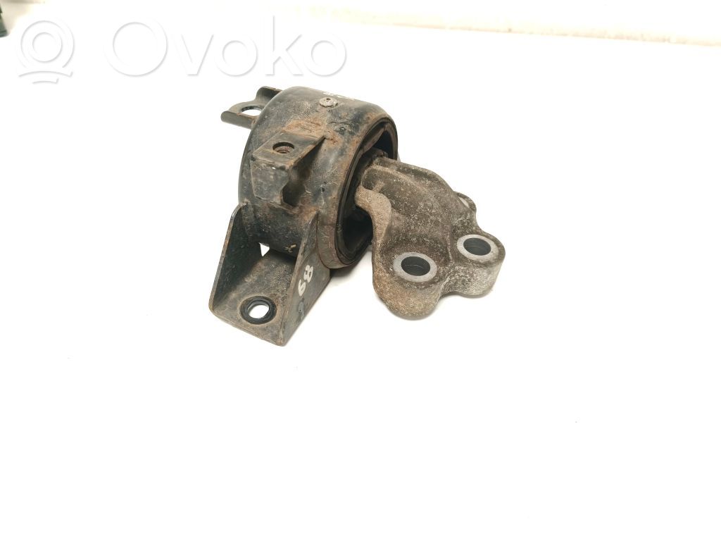 Chevrolet Trax Engine mount bracket 