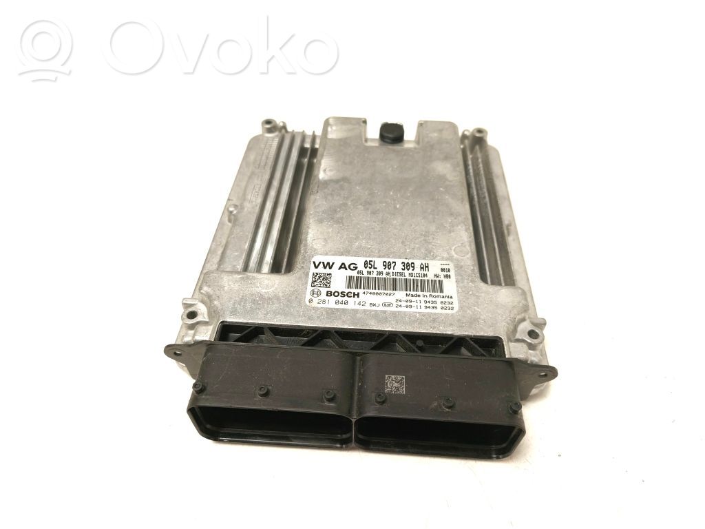 Volkswagen Golf VIII Engine control unit/module 
