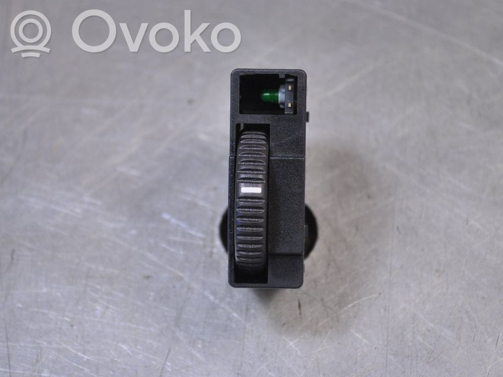 Lukturu slēdzis   XW4T13K069AAW