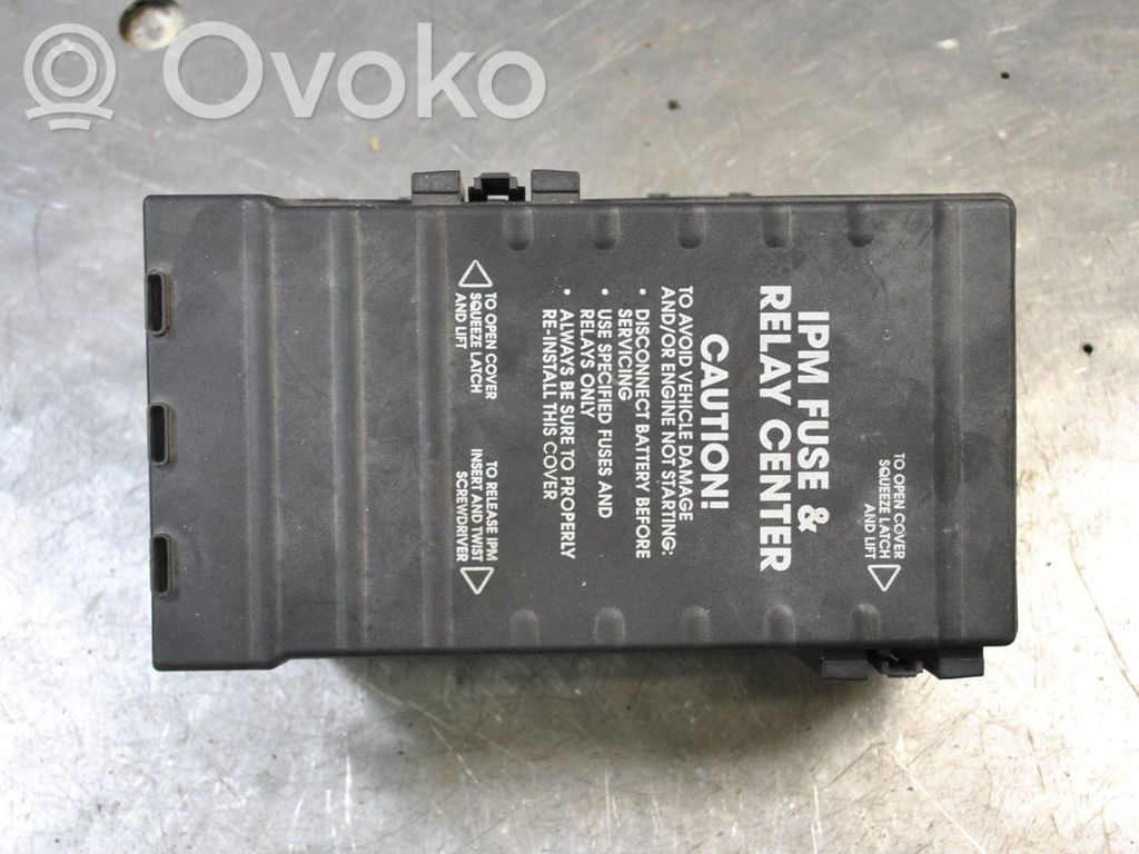 Módulo de fusible   04869200AK