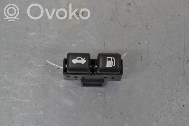 Tailgate/boot open switch button   769216