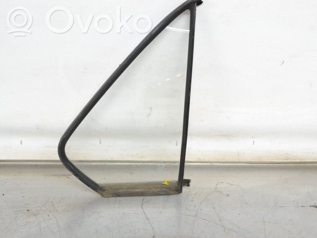 Rear vent window glass