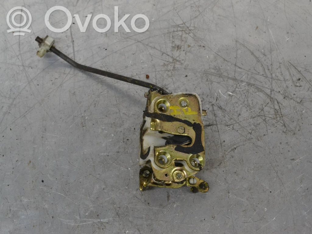 Mazda B2000 - B2200 Serratura portiera anteriore 