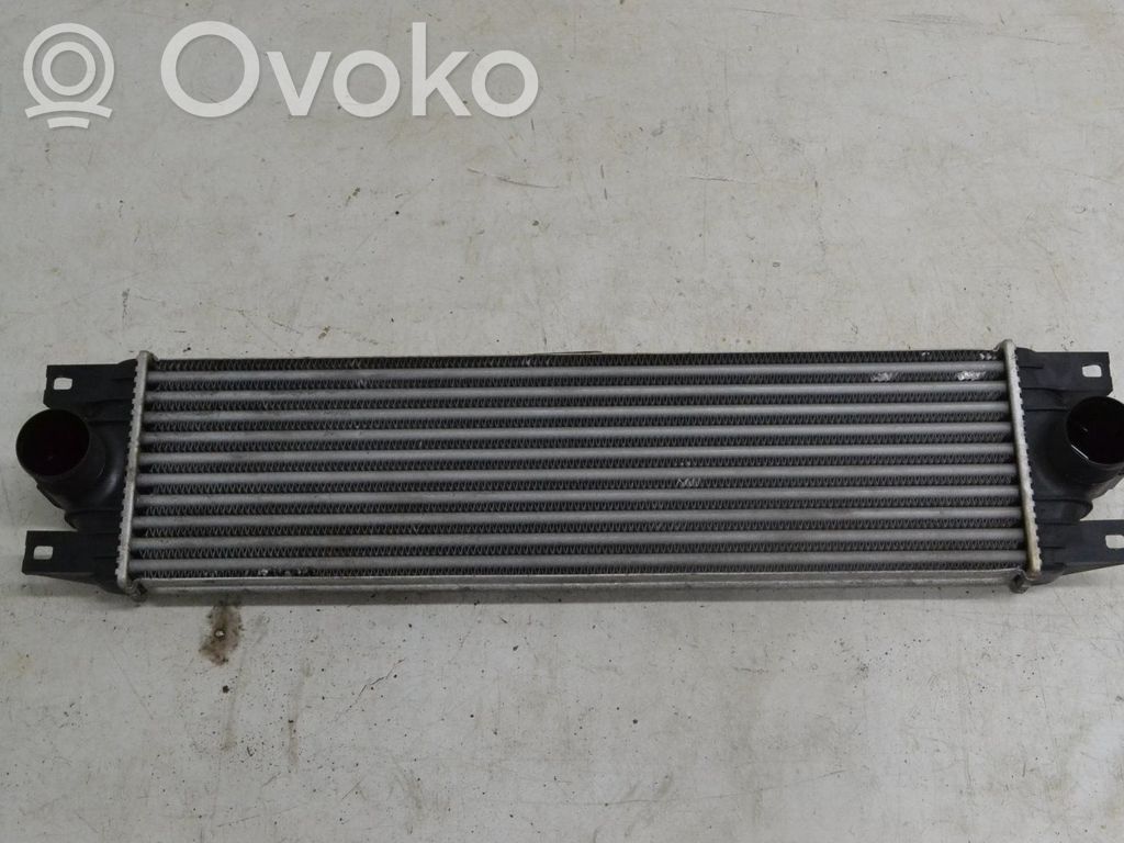 Starpdzesētāja radiators