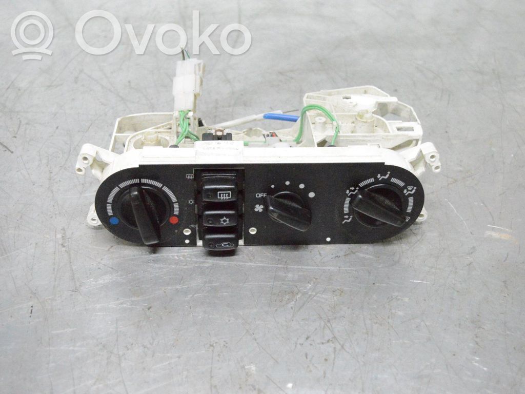 Climate control unit   MR216138