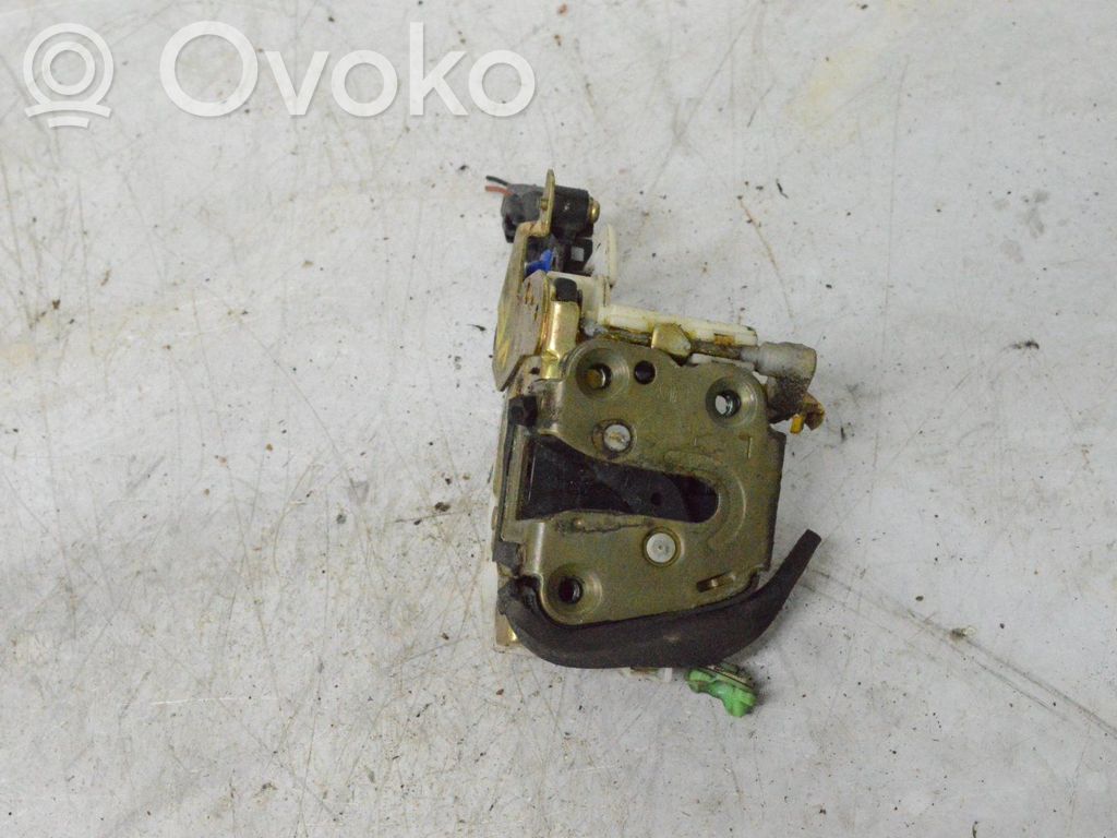 Etuoven lukko