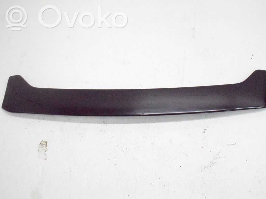 Tailgate/trunk spoiler