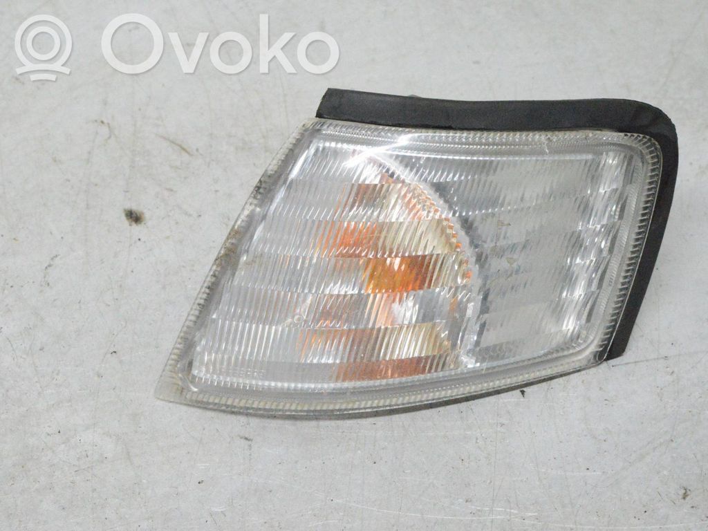 Nissan Primera Front indicator light 