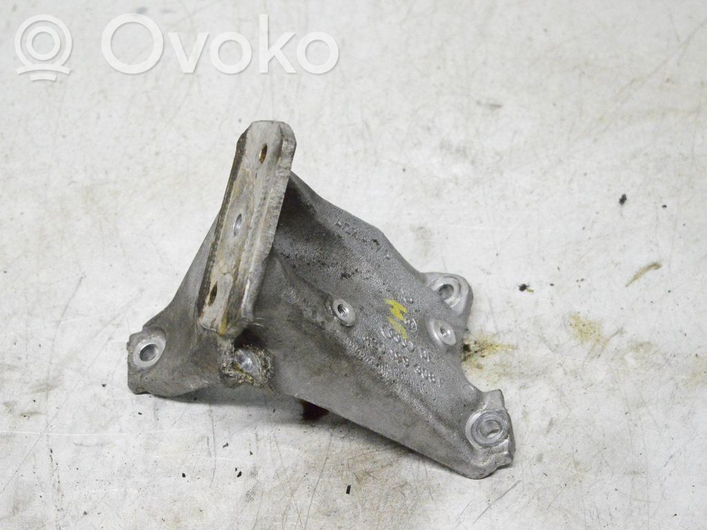 Audi R8 42 Engine mounting bracket 