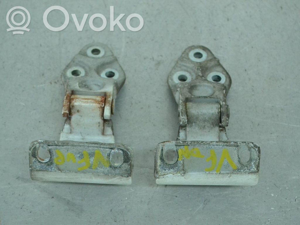 Renault Master II Front door upper hinge 