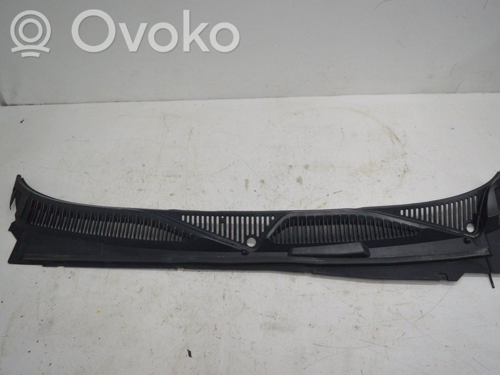 Chevrolet Silverado Wiper trim 