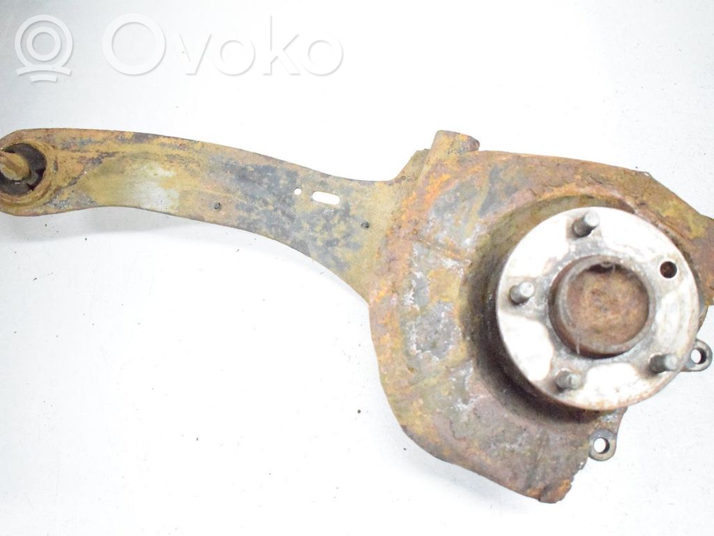 Front wheel hub