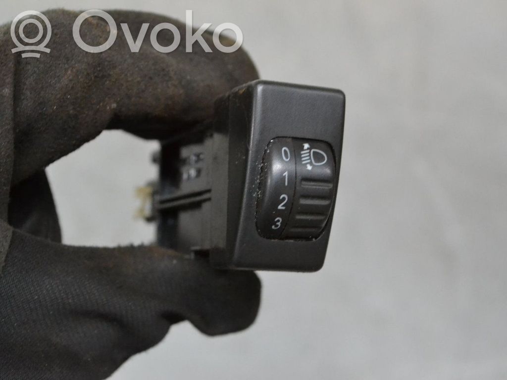 Headlight level height control switch   134137