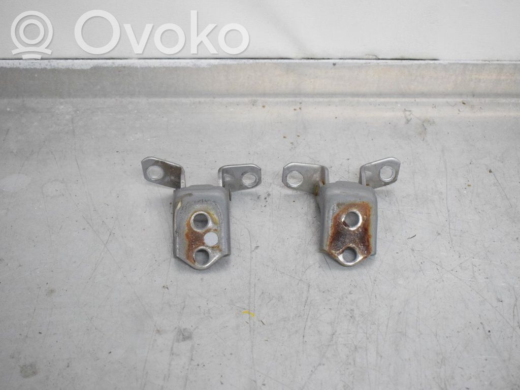 Front door upper hinge
