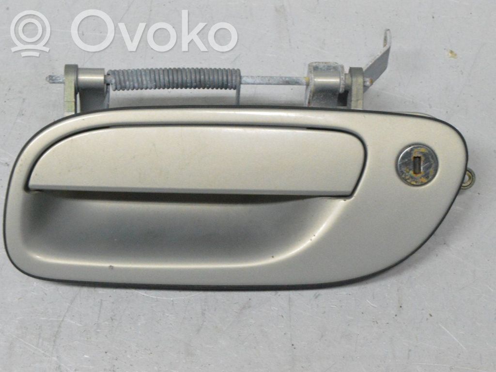 Manecilla externa puerta delantera