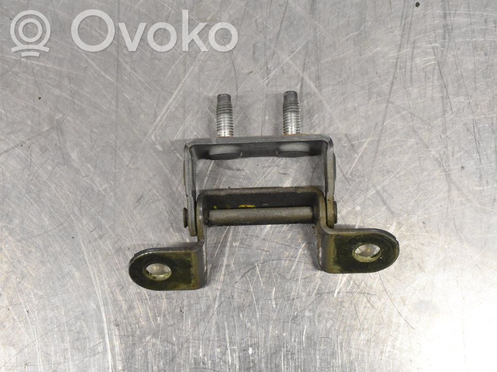 Tailgate/trunk/boot hinge